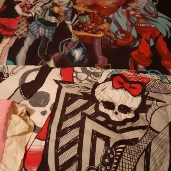 Monster High bedroom set - Picture 2 of 7